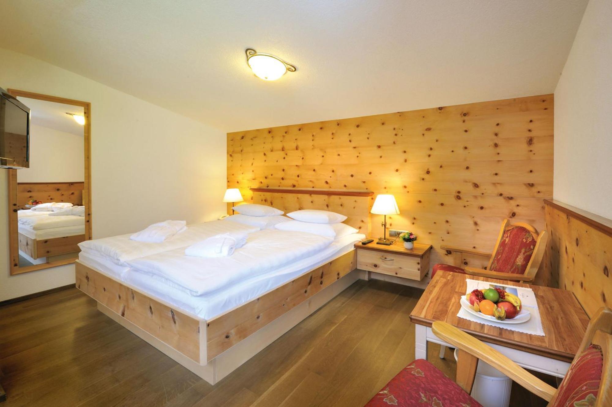 Alpenhotel Tirol Galtur Bagian luar foto